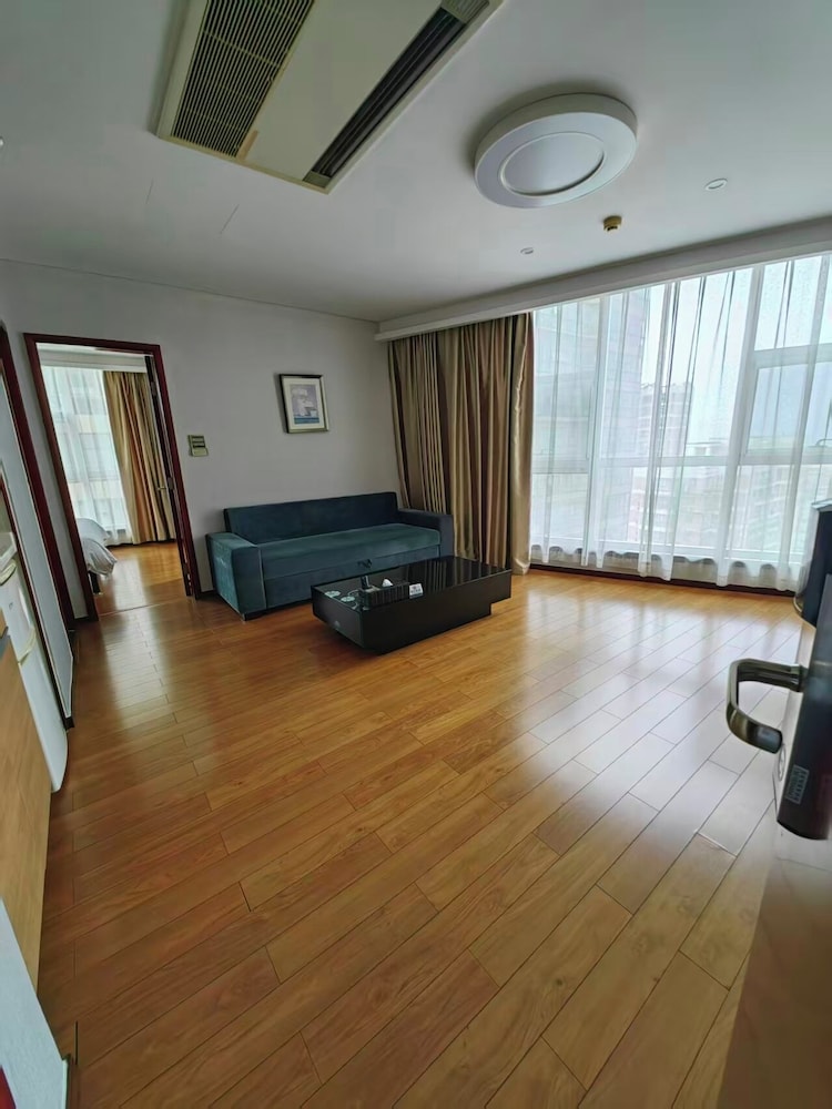East King Business Hotel 34/50