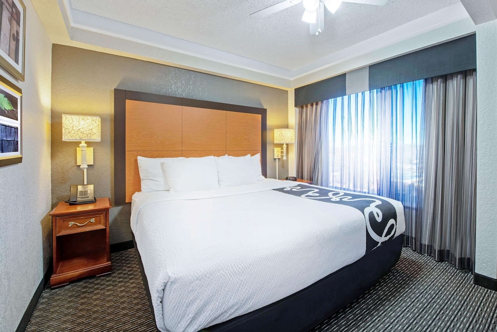La Quinta Inn Suites New Orleans Airport 20/50