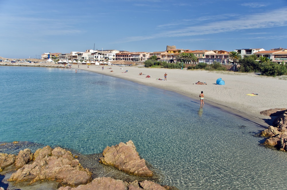Appartamenti Isola Rossa Borgo Di Mare 45/55