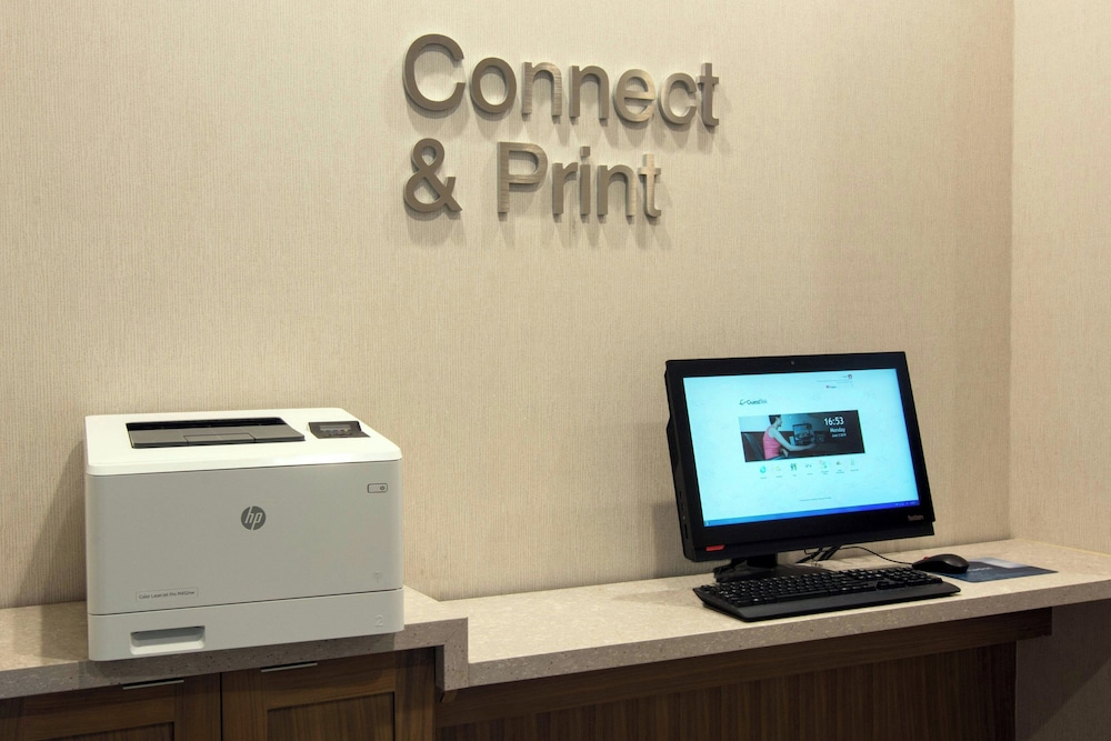 Fairfield Inn Suites Nashville Airport 37/43