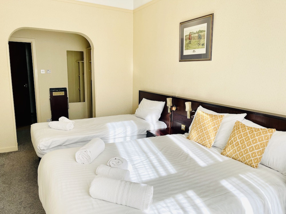 Lovat Hotel 5/42