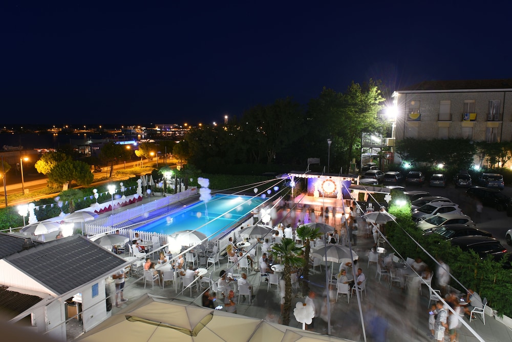 Hotel Promenade Universale 48/50