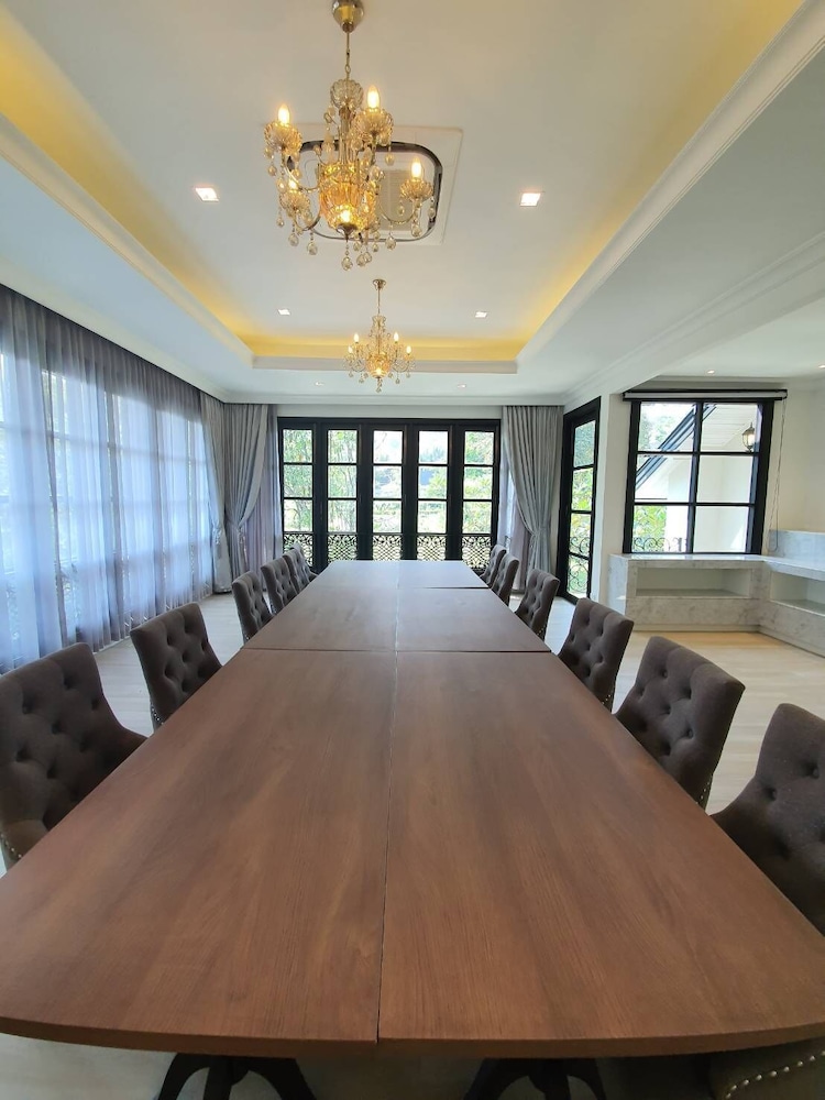 Merchant Villa 28/50