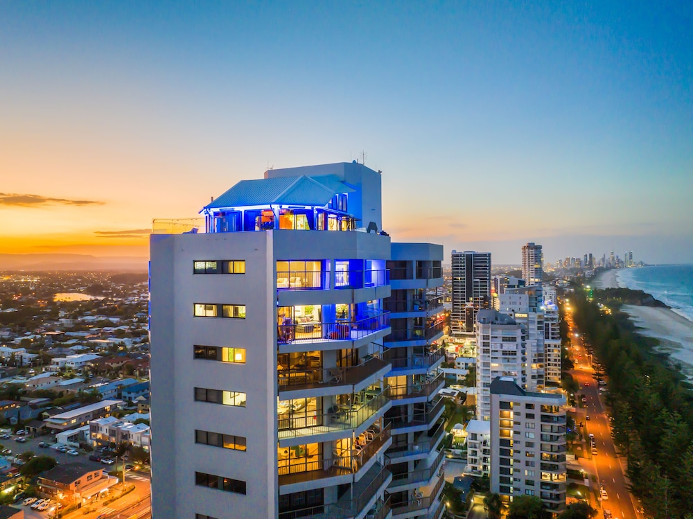 Burleigh Esplanade Apartments 2/73