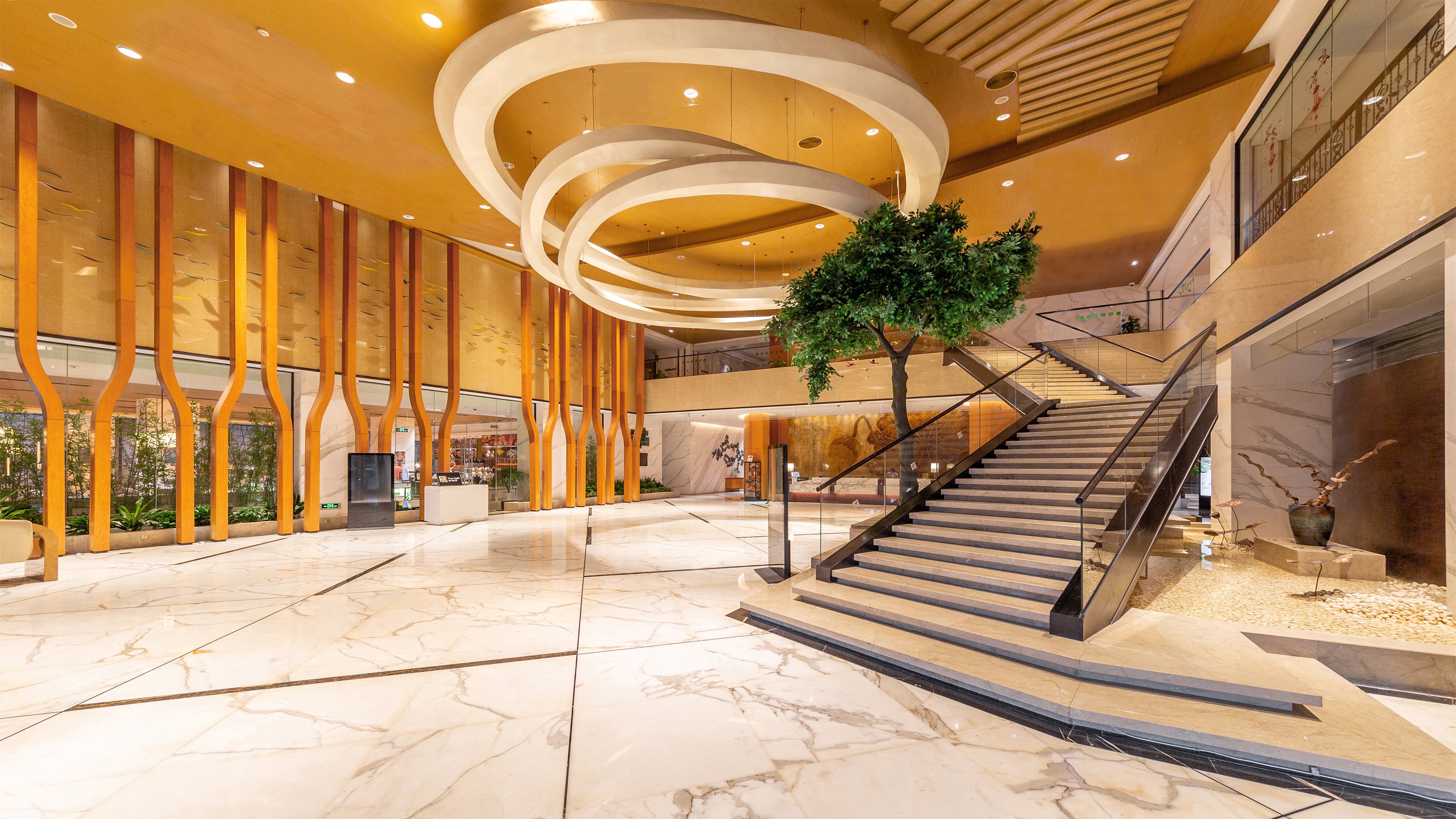 HOLIDAY INN NANJING XUANWU LAKE 5/77