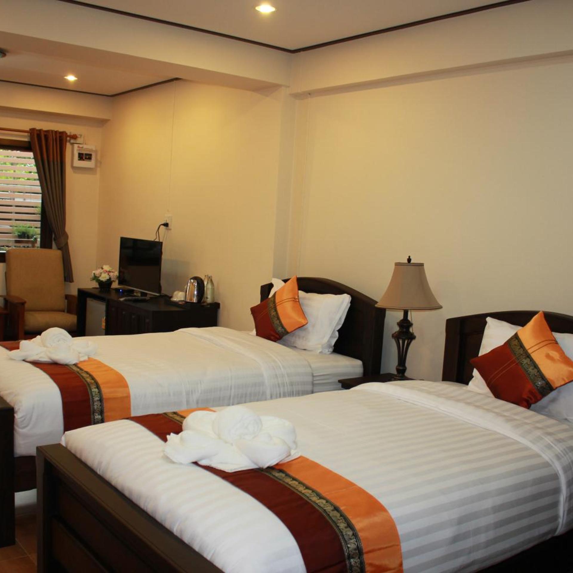 Nan Baankhun Hotel 6/58