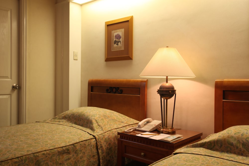 Sunny Bay Suites 14/33