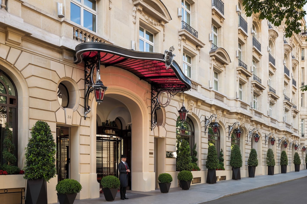 Le Royal Monceau Raffles Paris in PARIS