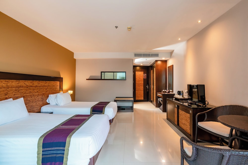 SUPERIOR, TWIN BEDS, GARDEN VIEW