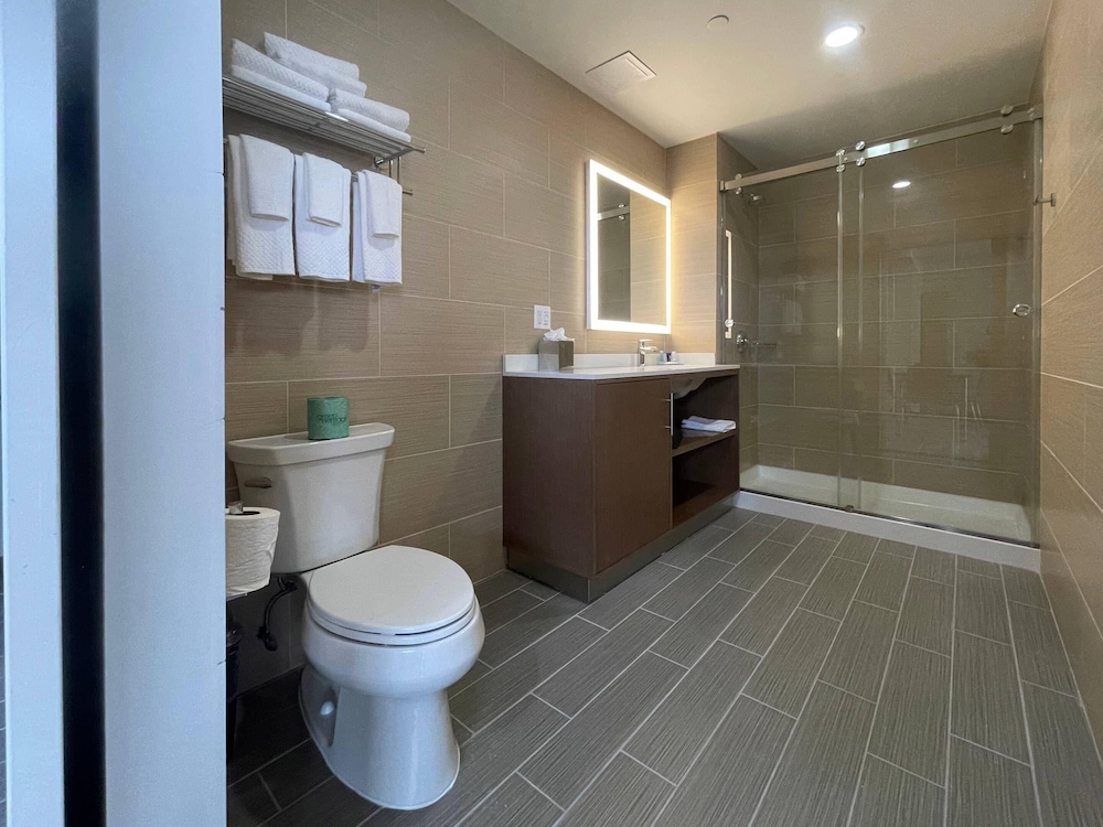 MainStay Suites Bronx - Belmont 59/61