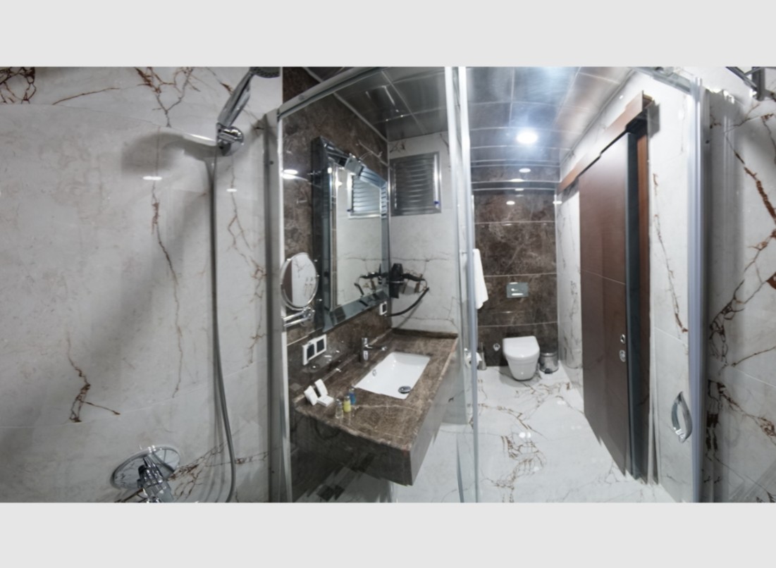 Kahra Hotel 18/19