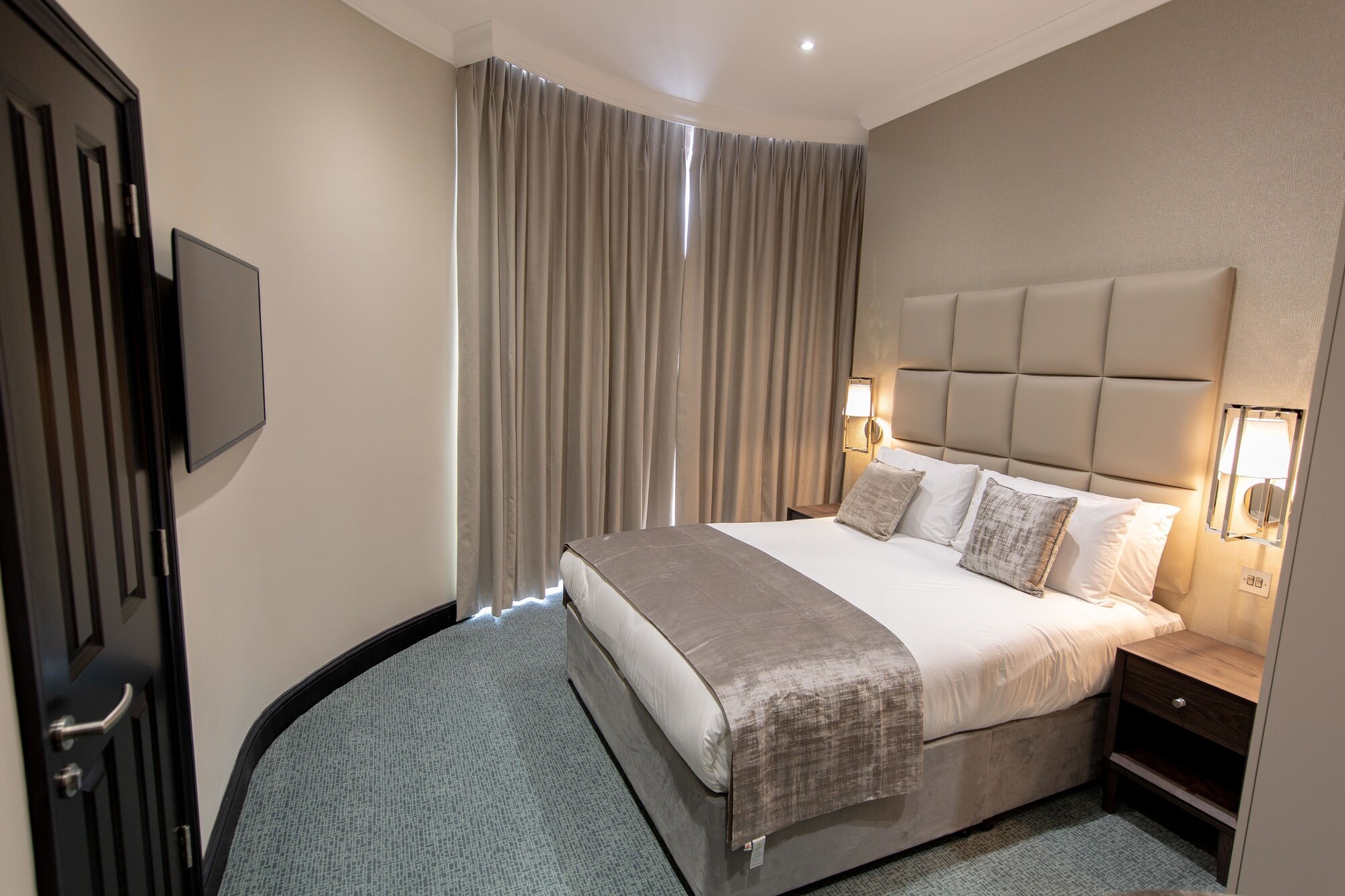 STANDARD, DOUBLE BED