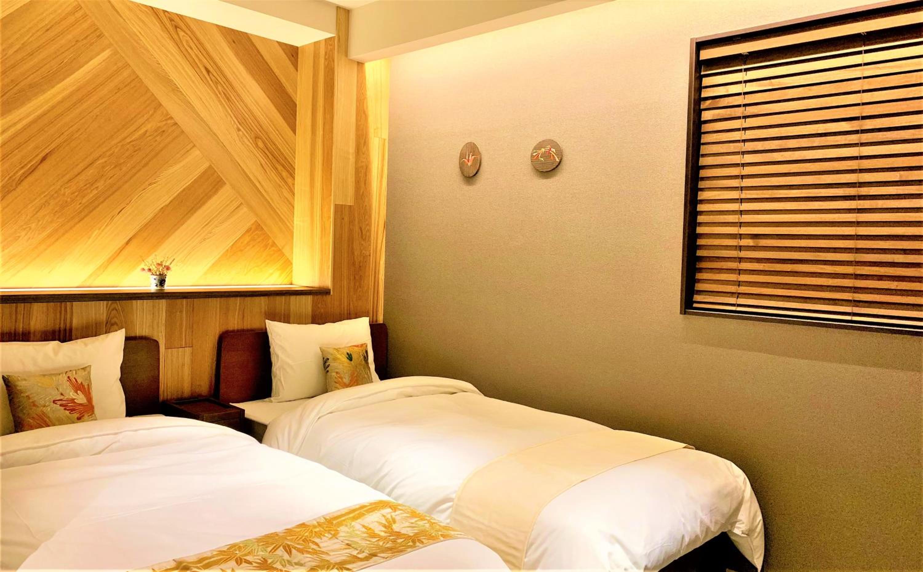 Room, Twin Beds