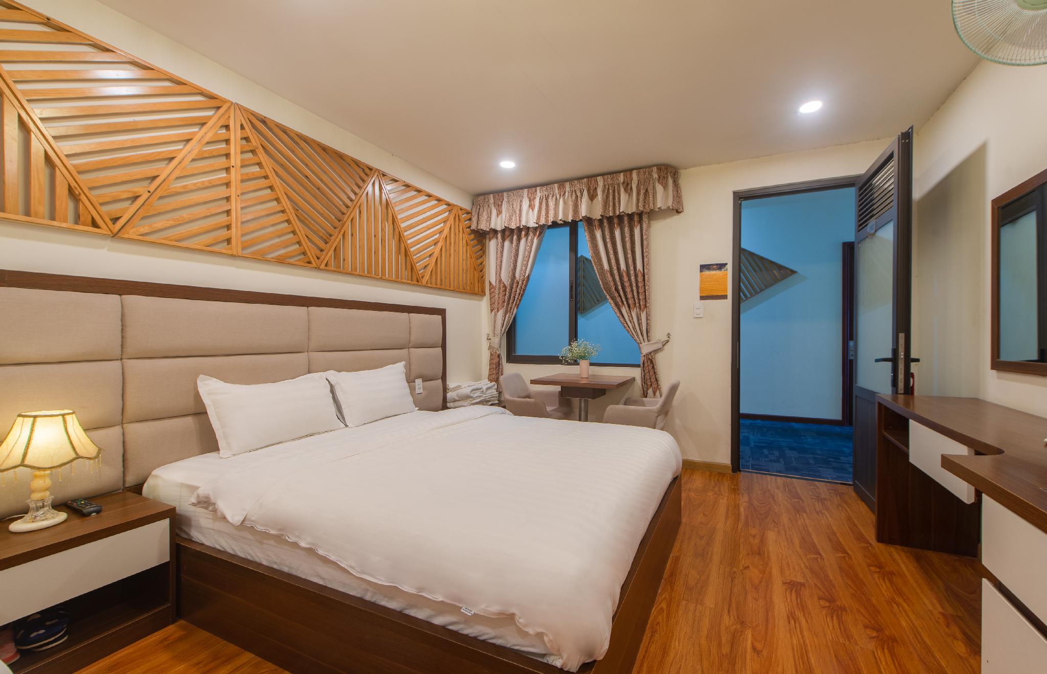 Room, 2 Queen Beds, No Window