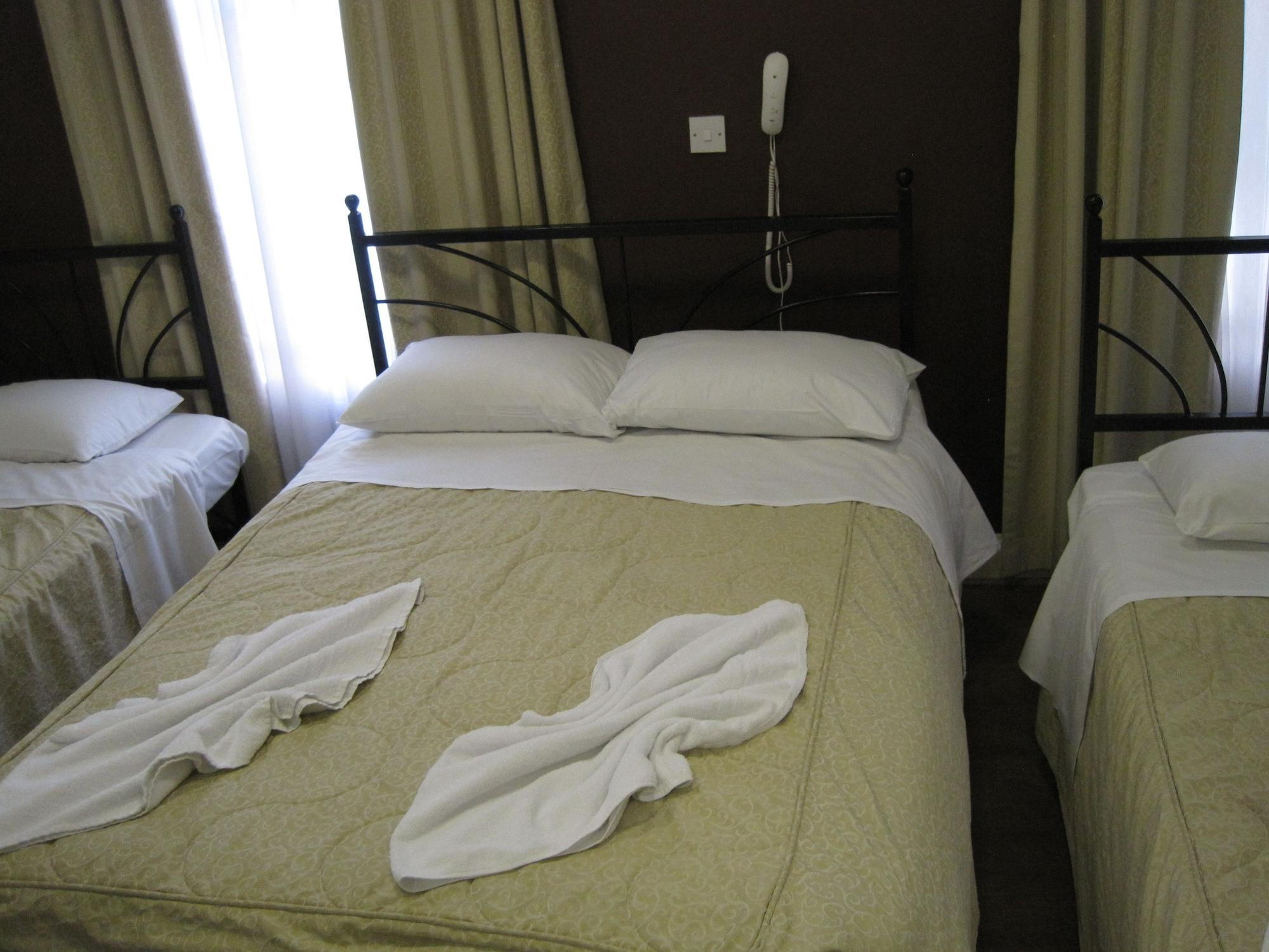 جناح، Central Hotel 3/5