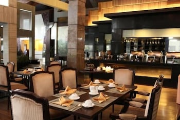 Crown Victoria Hotel 13/16
