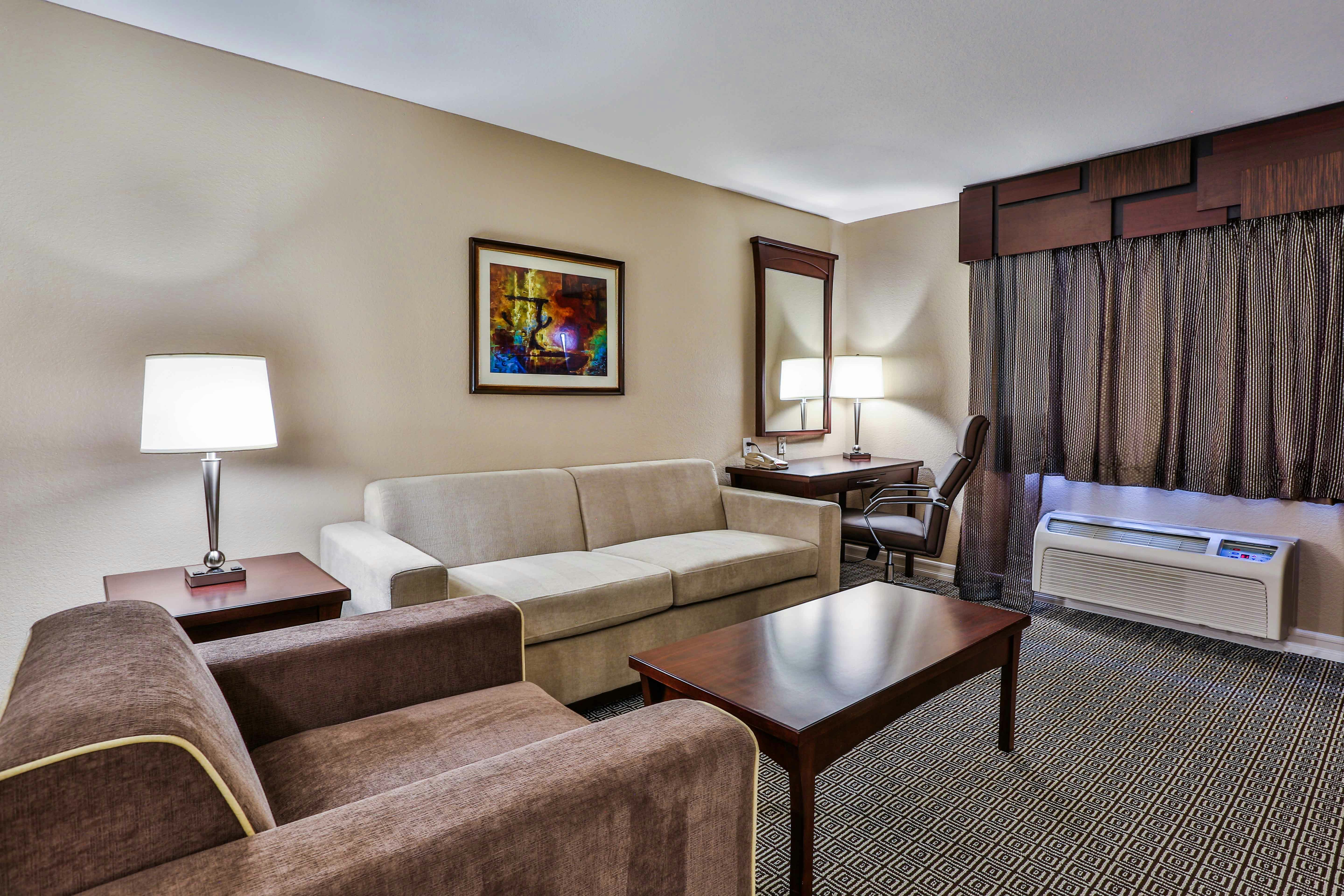 Tuscany Suites & Casino 1/6