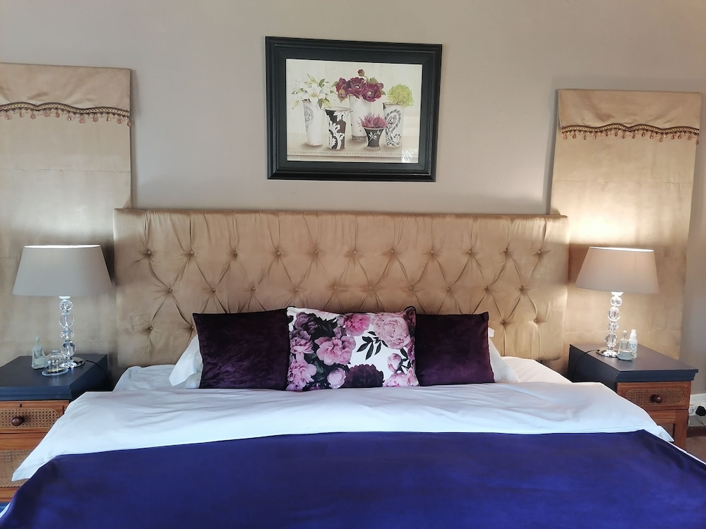 Hawklee Country House 15/50