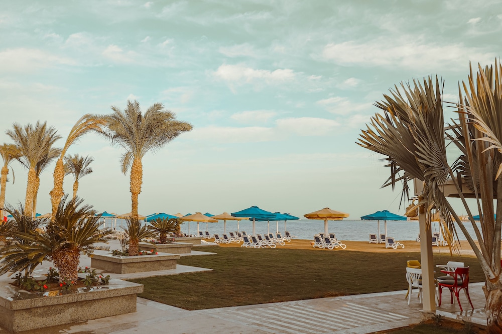 Bellagio Beach Resort & Spa 45/50