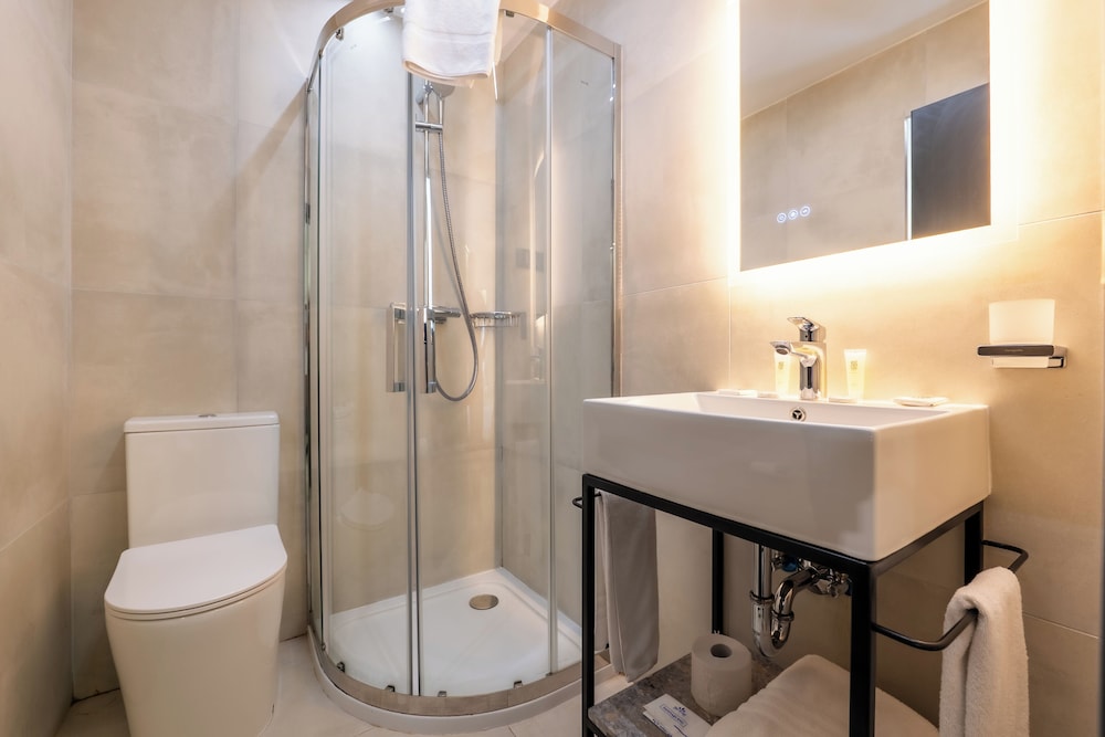 Onyx Hotel 162/163