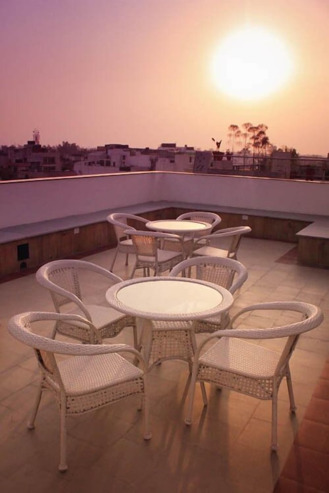 Hotel Ivory 32 53/63
