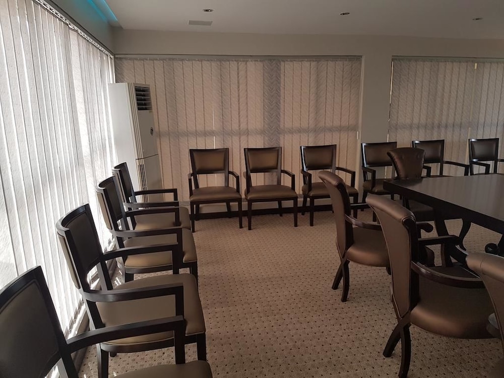 Check Inn Hotel Abuja 27/35