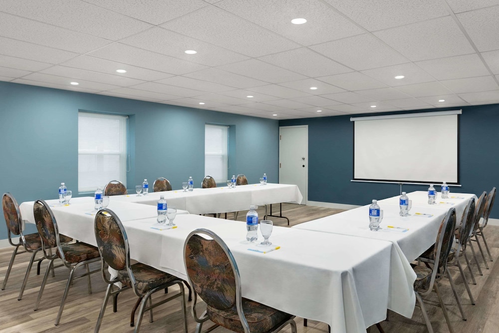 Days Inn by Wyndham Saint John New Brunswick 38/41