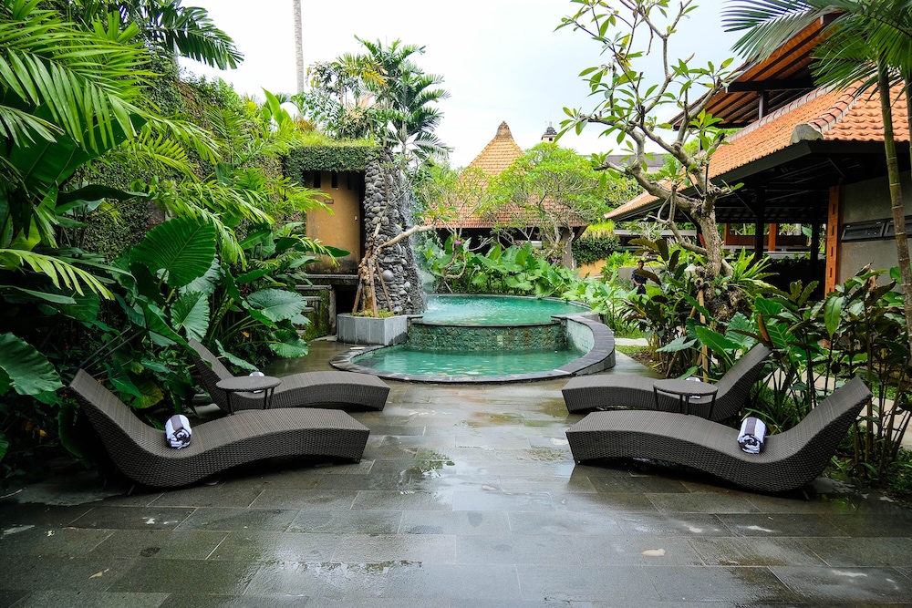 JAPA Suites and Villas 77/91