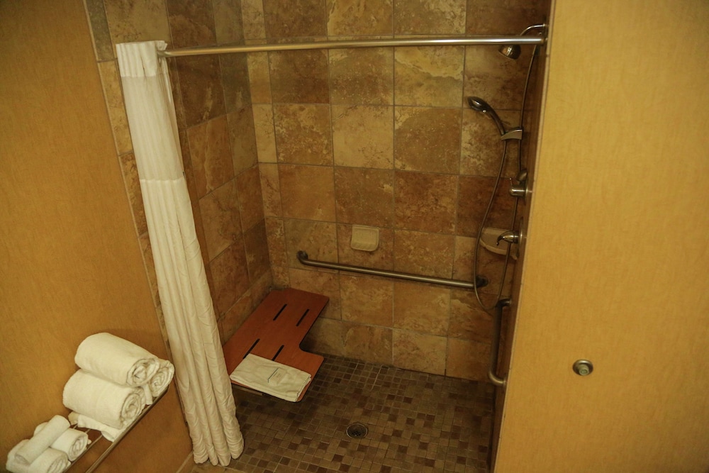 Hampton Inn & Suites McComb 20/49