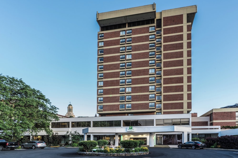Holiday Inn Suites Pittsfield Berkshires 4/80