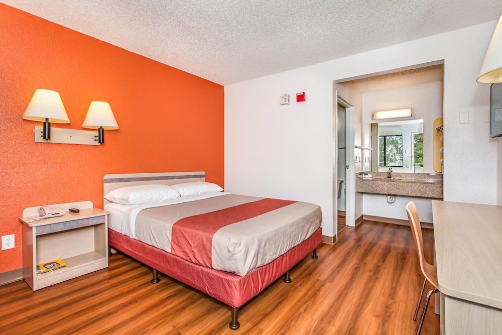 Motel6 Fairfield, CA - North 18/69