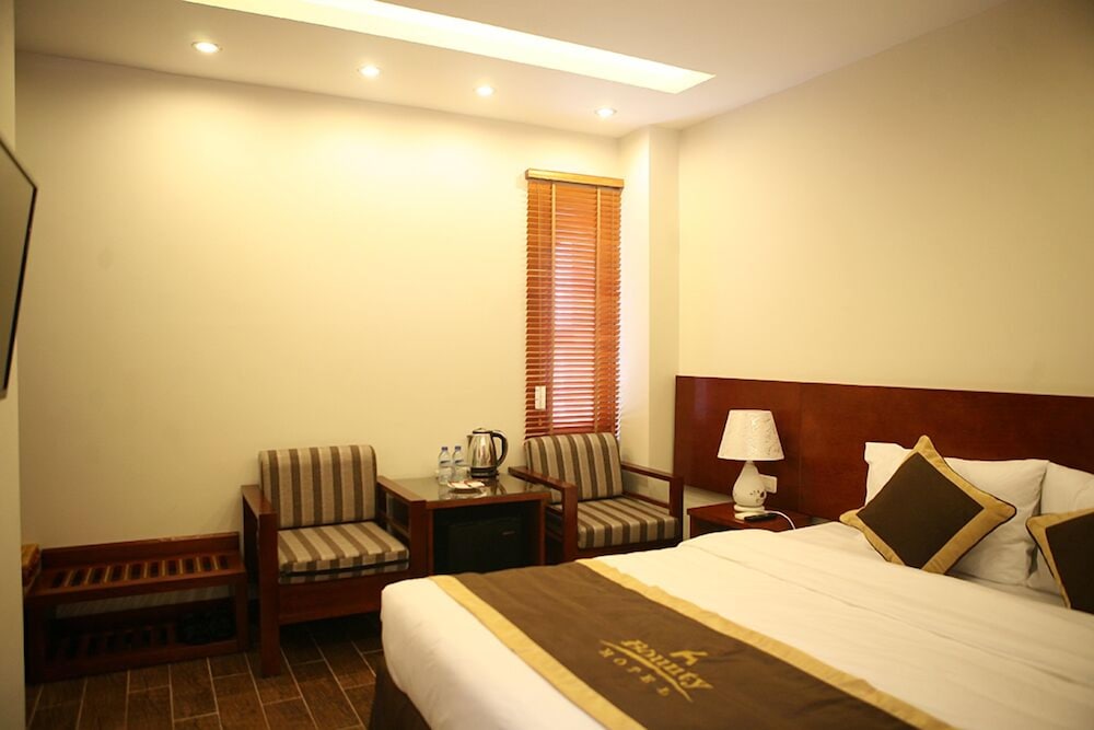 Bounty Hotel 21/67