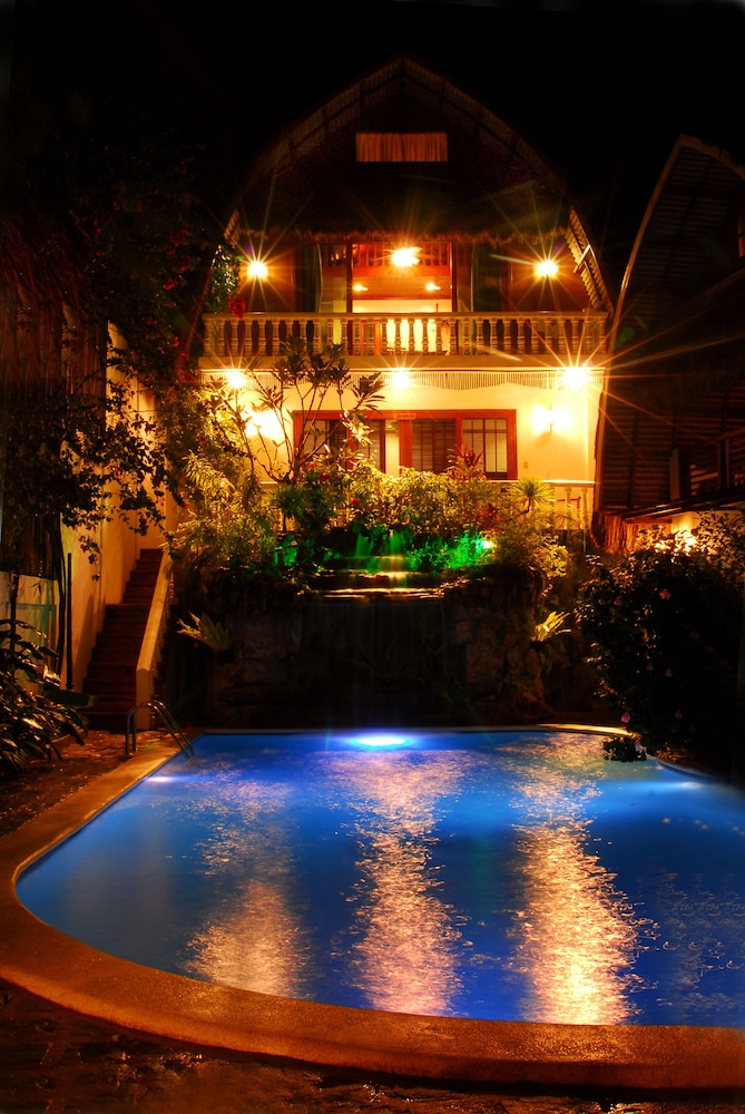 THE SITIO VILLAS AND SUITES 1/34