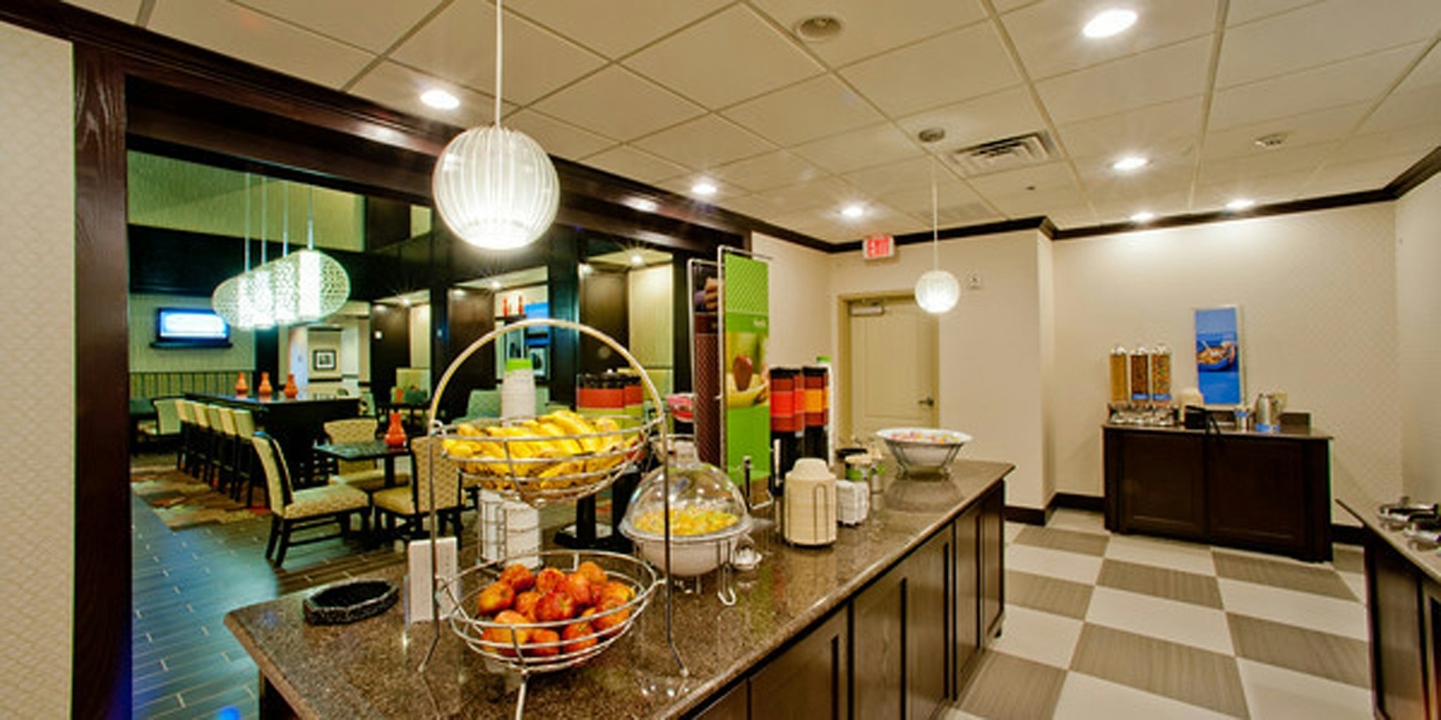 Hampton Inn and Suites Denison, TX 20/60