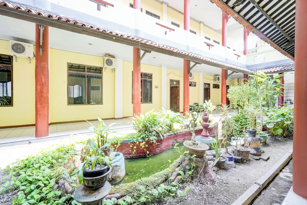 Collection O Kauman Near Stasiun Pekalongan Formerly Hotel Dian Chandar in Wiradesa