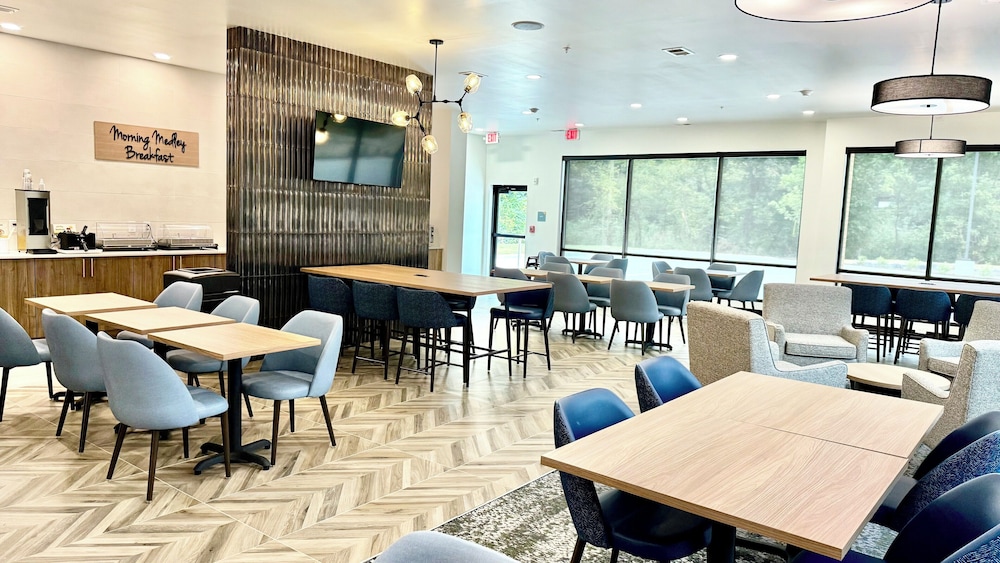 Sleep Inn & Suites Ashland City, TN 34/50