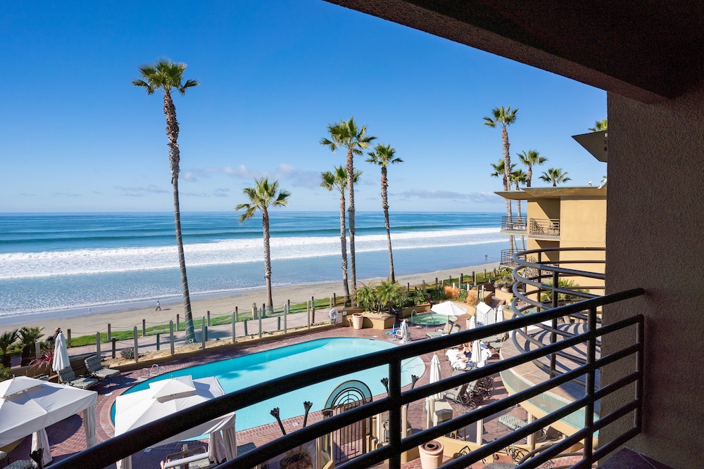 Pacific Terrace Hotel 3/92