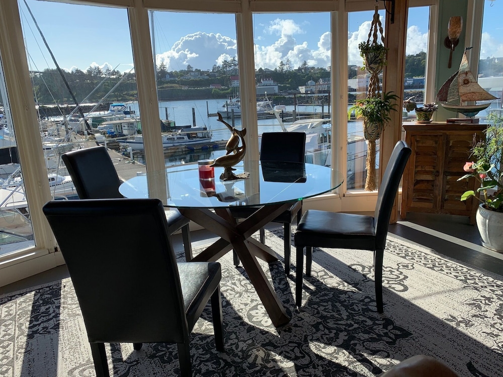 The Newport Belle 41/50