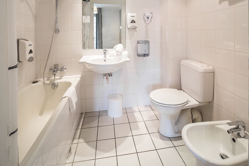 Hotel Notre- Dame De France 39/41