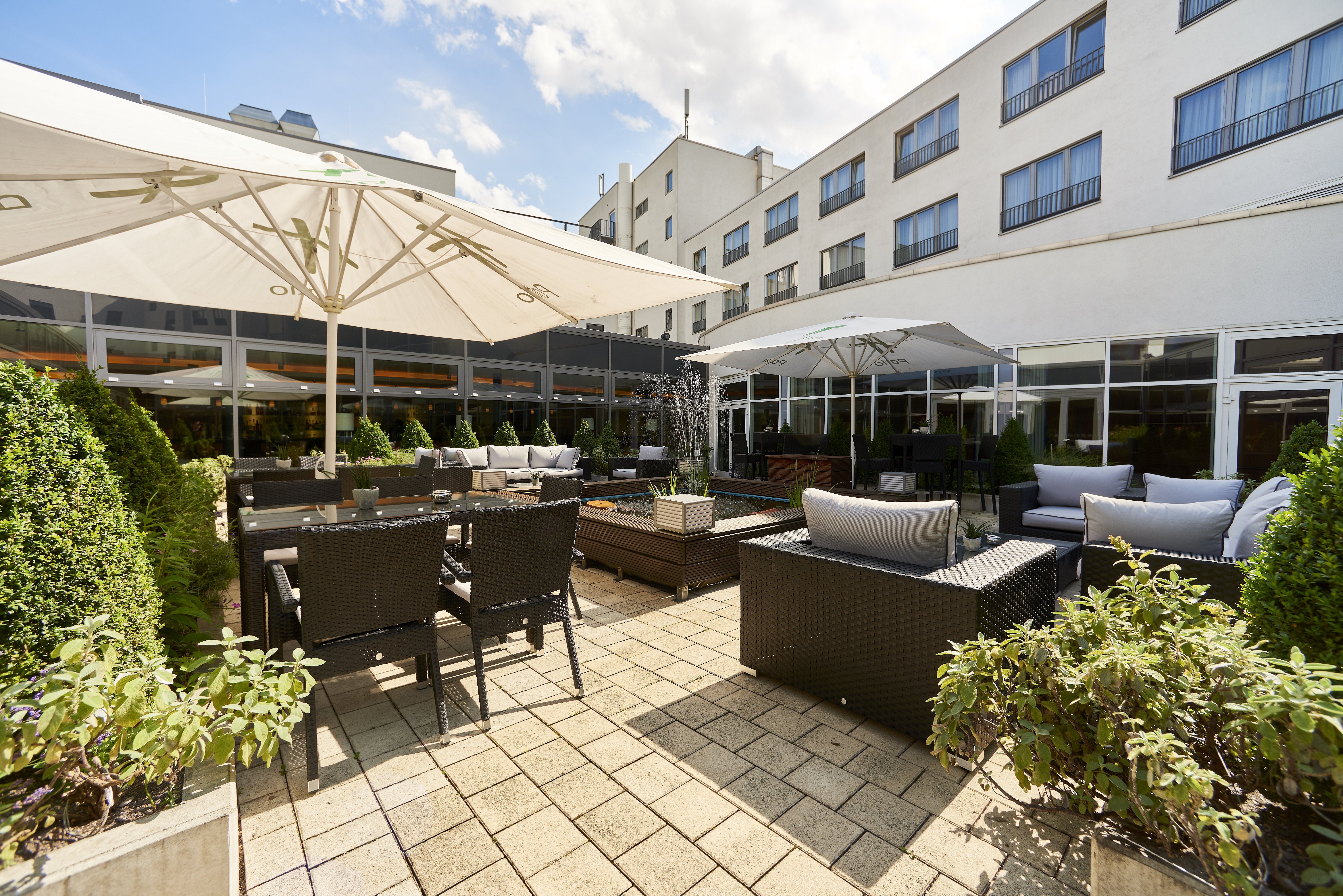 Holiday Inn Berlin Airport Conference Centre Formerly Holiday Inn Berlin International Airport 72/75