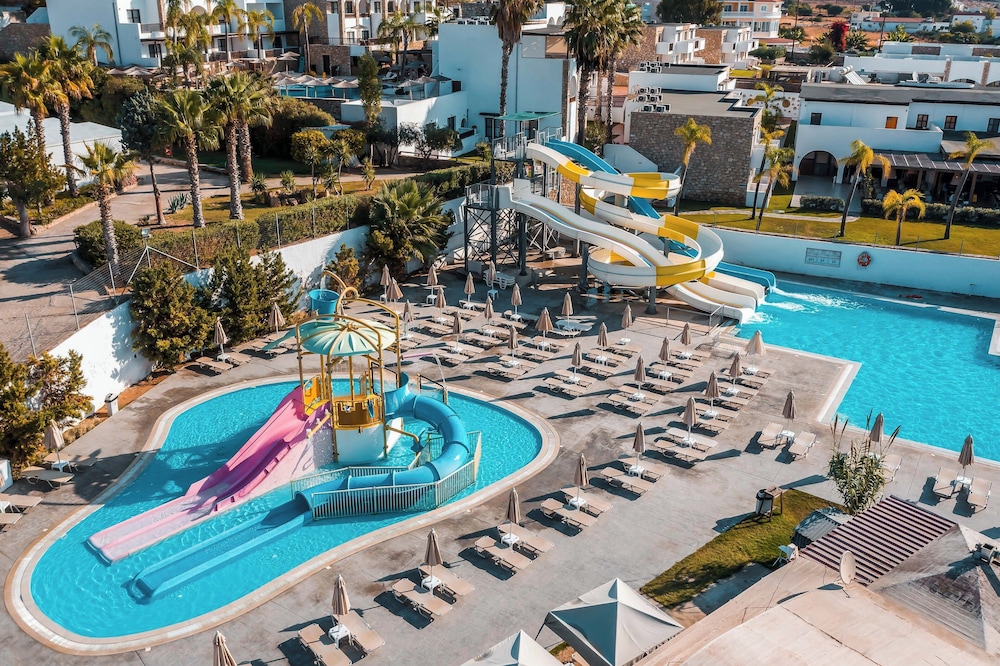 Ellia Hotel 40/50