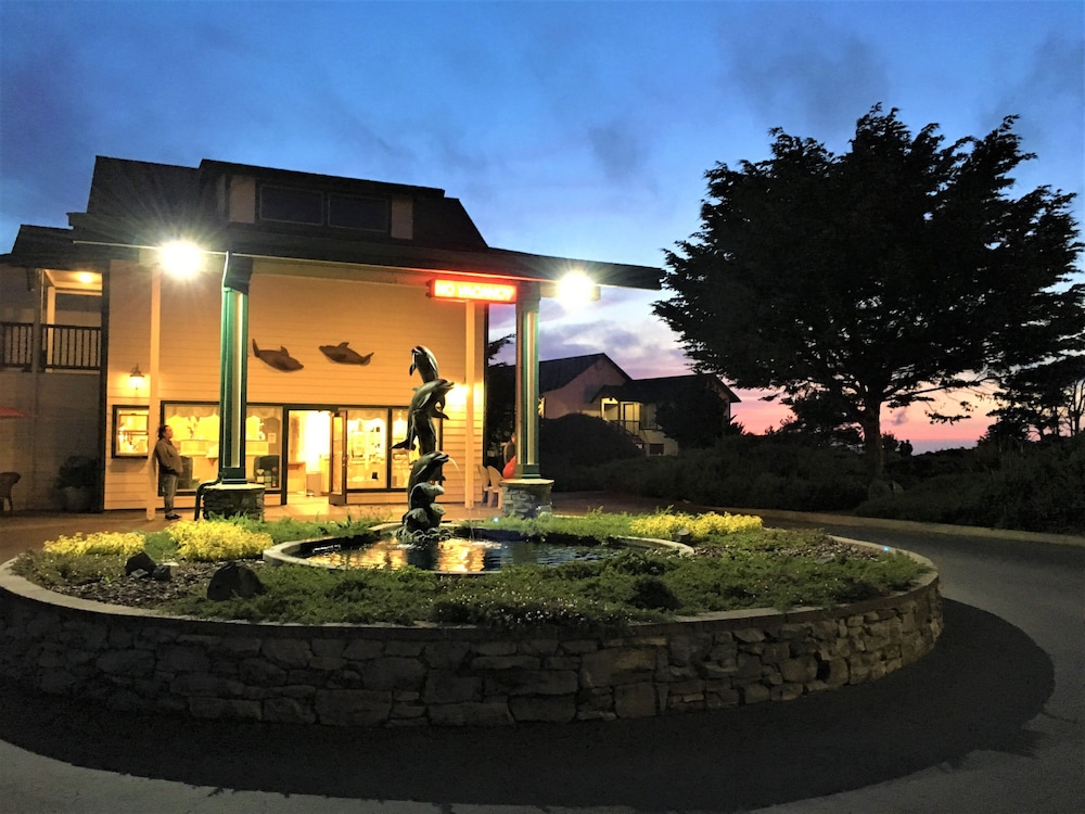Emerald Dolphin Inn 33/62