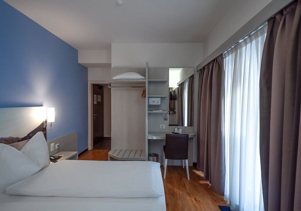 COMFORT, DOUBLE BED, BALCONY