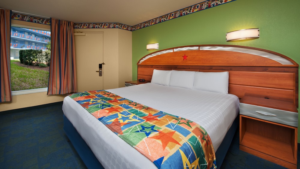 Disneys All Star Music Resort 10/50