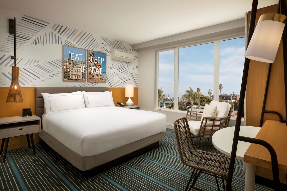 ROOM, KING BED, PATIO, ACCESSIBLE