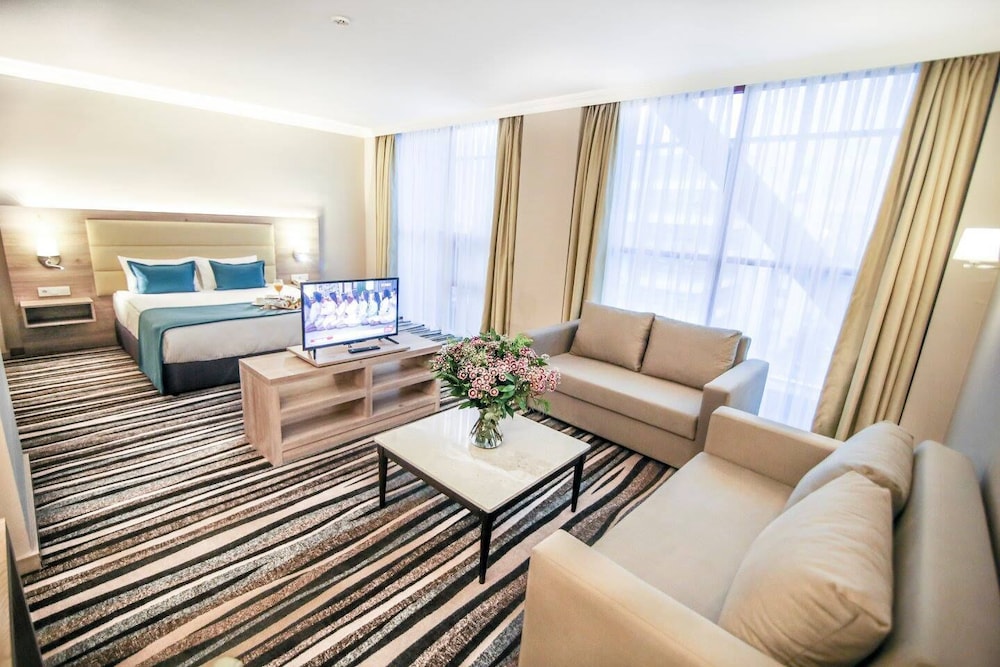 Hotel Excellence Inn 20/35