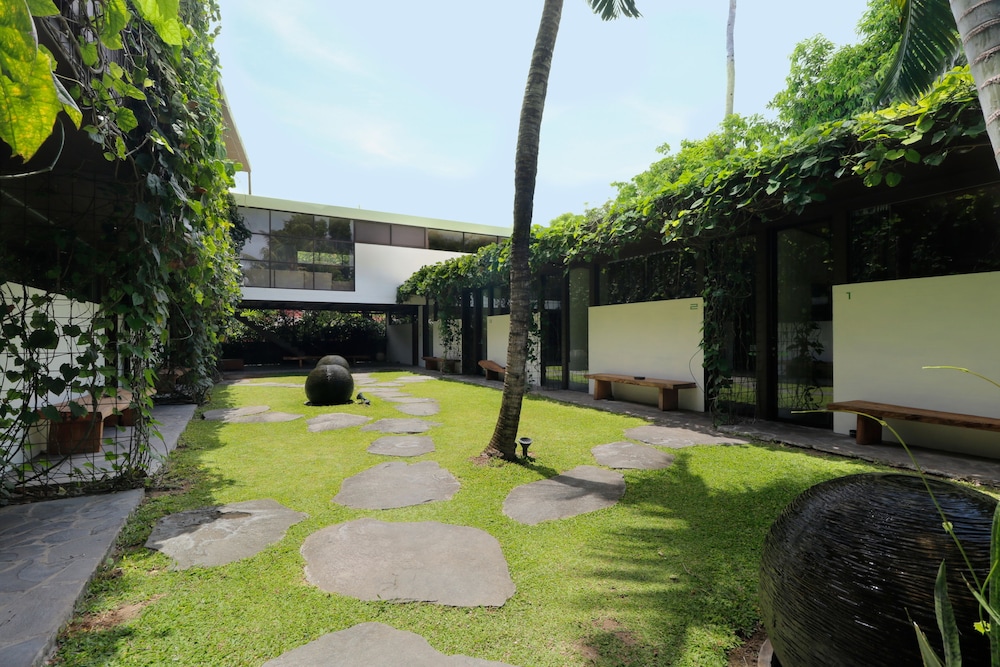 Clio Apartments 35/45