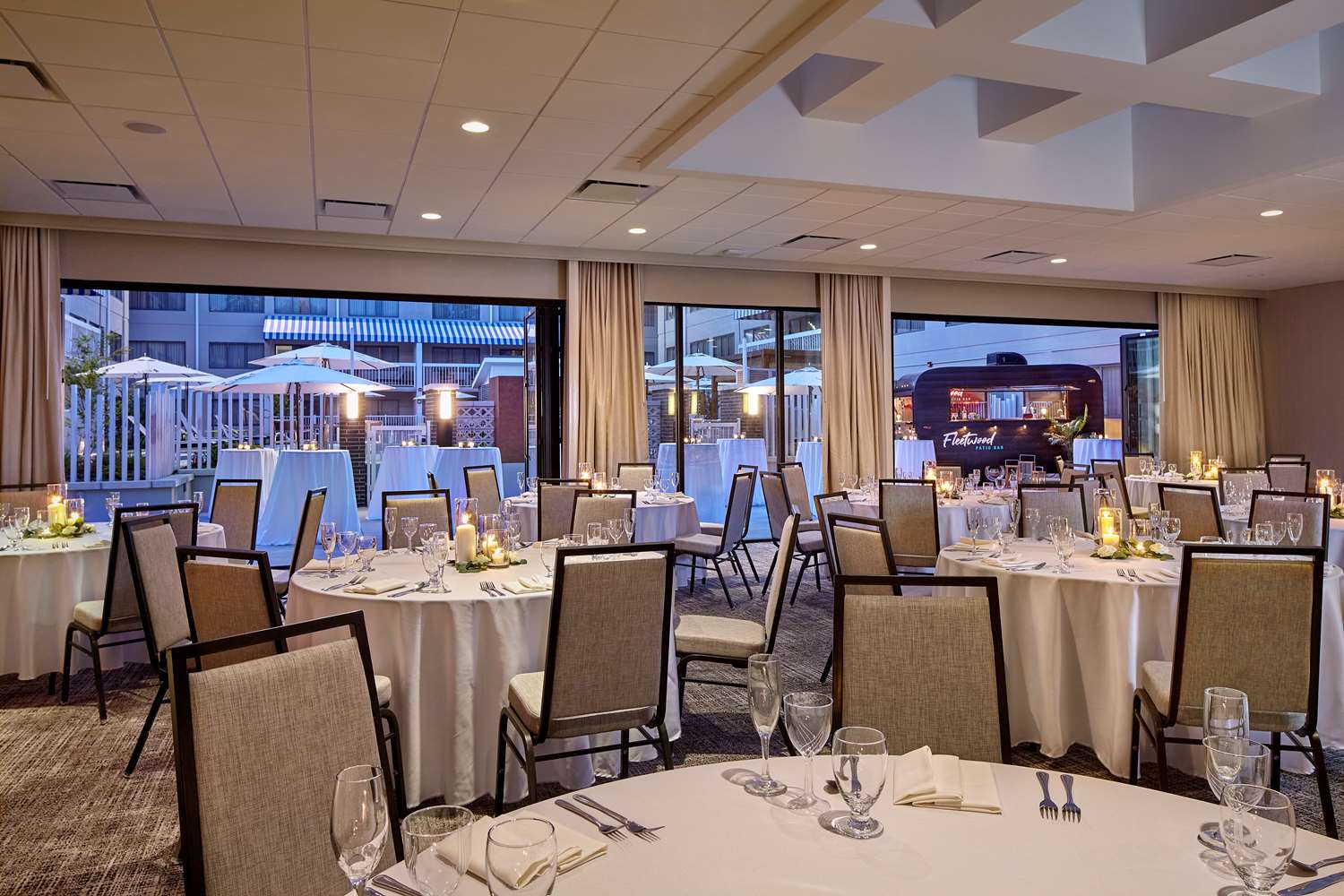 restaurant cafeteria