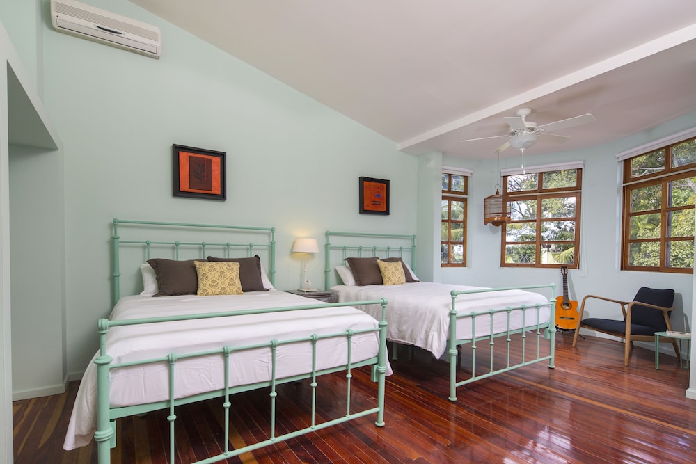 2 BEDROOMS, FAMILY SUITE, GARDEN VIEW