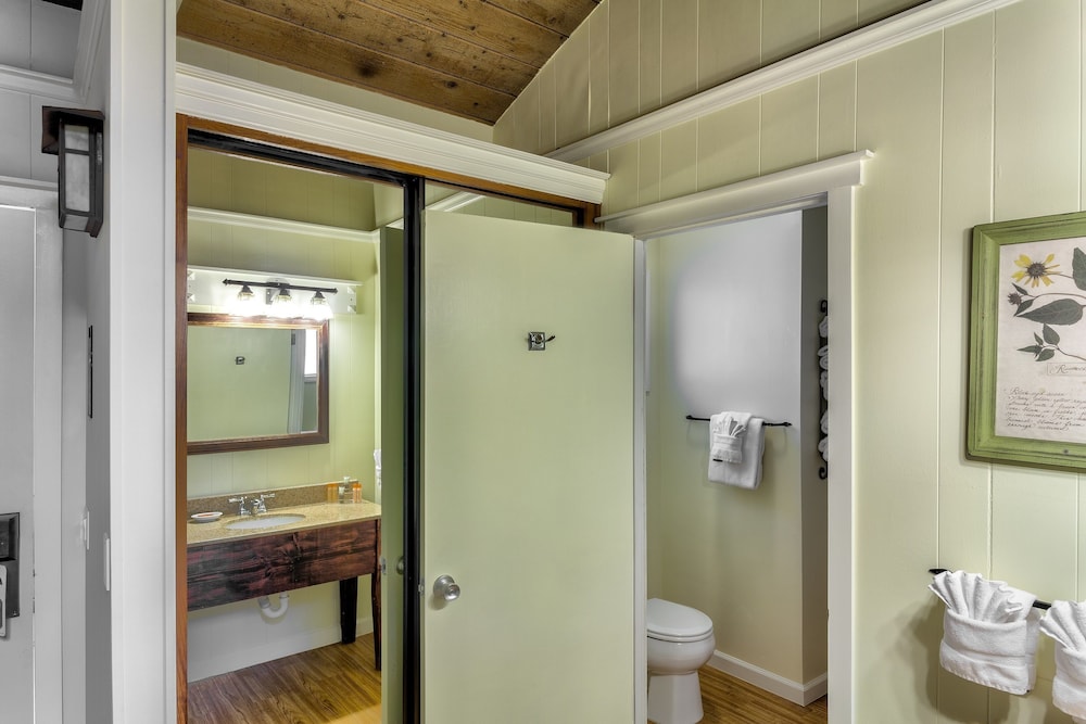 Big Sur Lodge 15/67